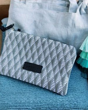 Mele bufanda, eskuzorroa eta lihozko poltsa