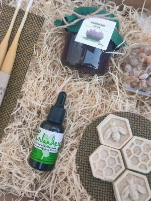 Erlezaleen kutxa (ezti poto bat)