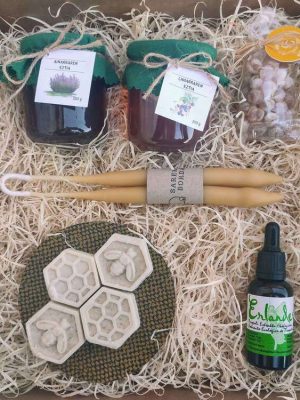 Erlezaleen kutxa (bi poto ezti)